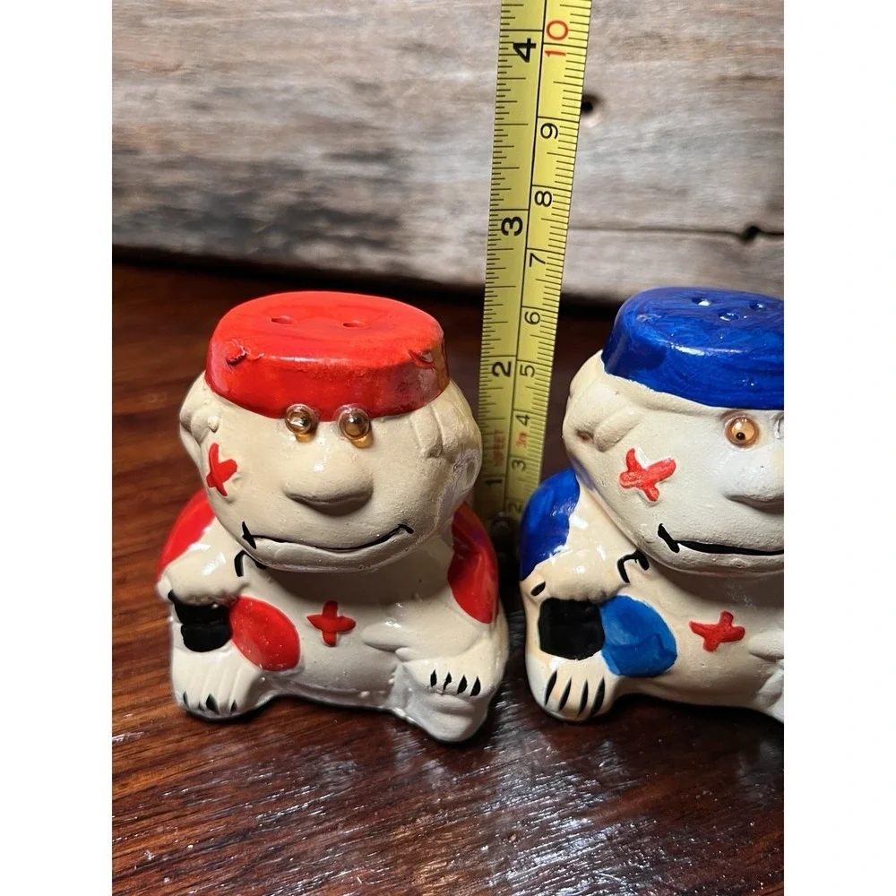 Vintage Salt And Pepper Shakers Funny‎ Guys Ceramic Cartoonish MCM Hand Painted